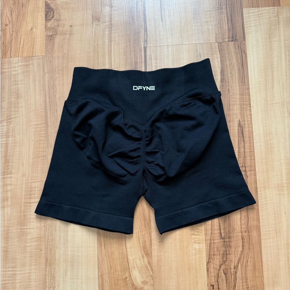 Midnight black Dfyne impact shorts 4.5” size small - Picture 2 of 3